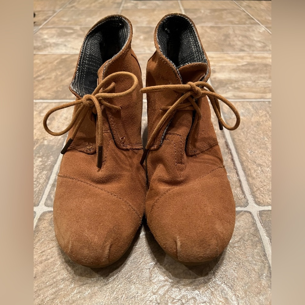 TOMS wedge bootie. Women’s size 9.